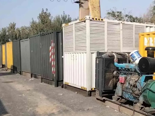 南靖200KW柴油发电机机组每小时油耗是多少？